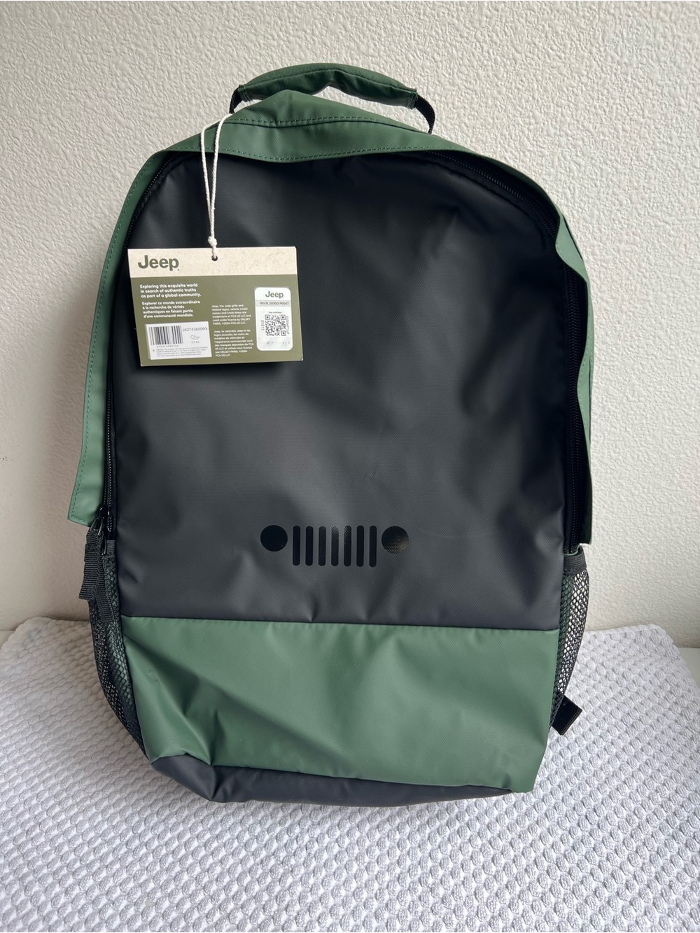 Jeep Green Black Backpack with adjustable strap very light perfect for outdoor